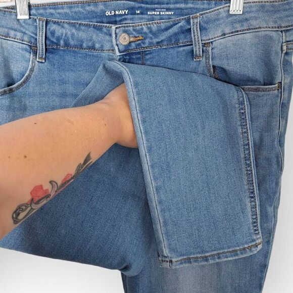 Old Navy Women's Wow High Rise Super Skinny Ankle in Medium Light Wash Denim si - Picture 3 of 7
